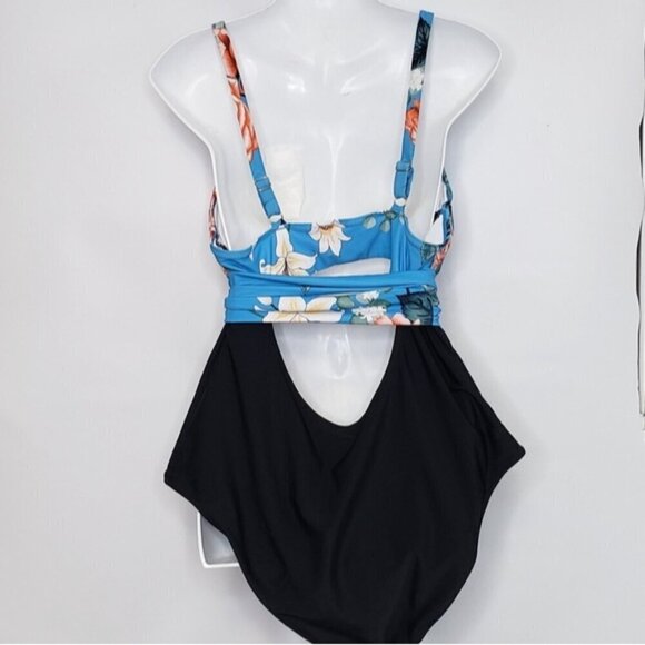 New Cupshe Plus Size One Piece Bathing Swim Suit Floral Wrap Size 2X - Picture 6 of 13